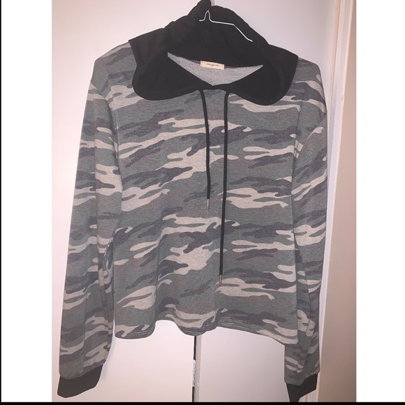 Black/Camo light hoodie size M, worn once - Picture 1 of 1